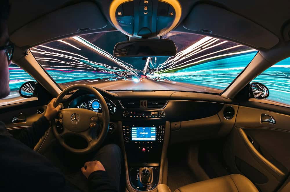 How to Handle Common Driving Distractions